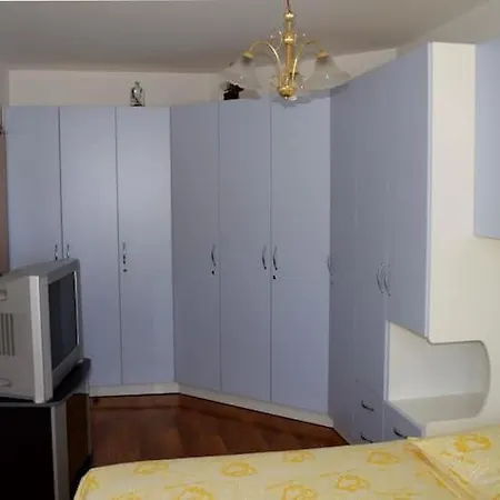 아파트 Apartman Tomislav